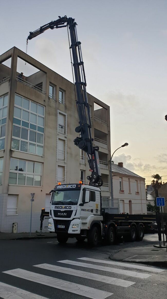 Location monte-meubles {localisationv}